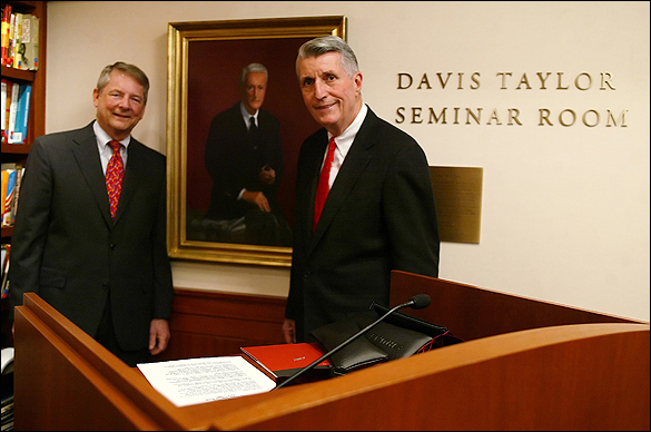 Nieman Curator Bob Giles, left, with Bill Taylor at the dedication of the Davis Taylor room at Lippmann House in 2005. 