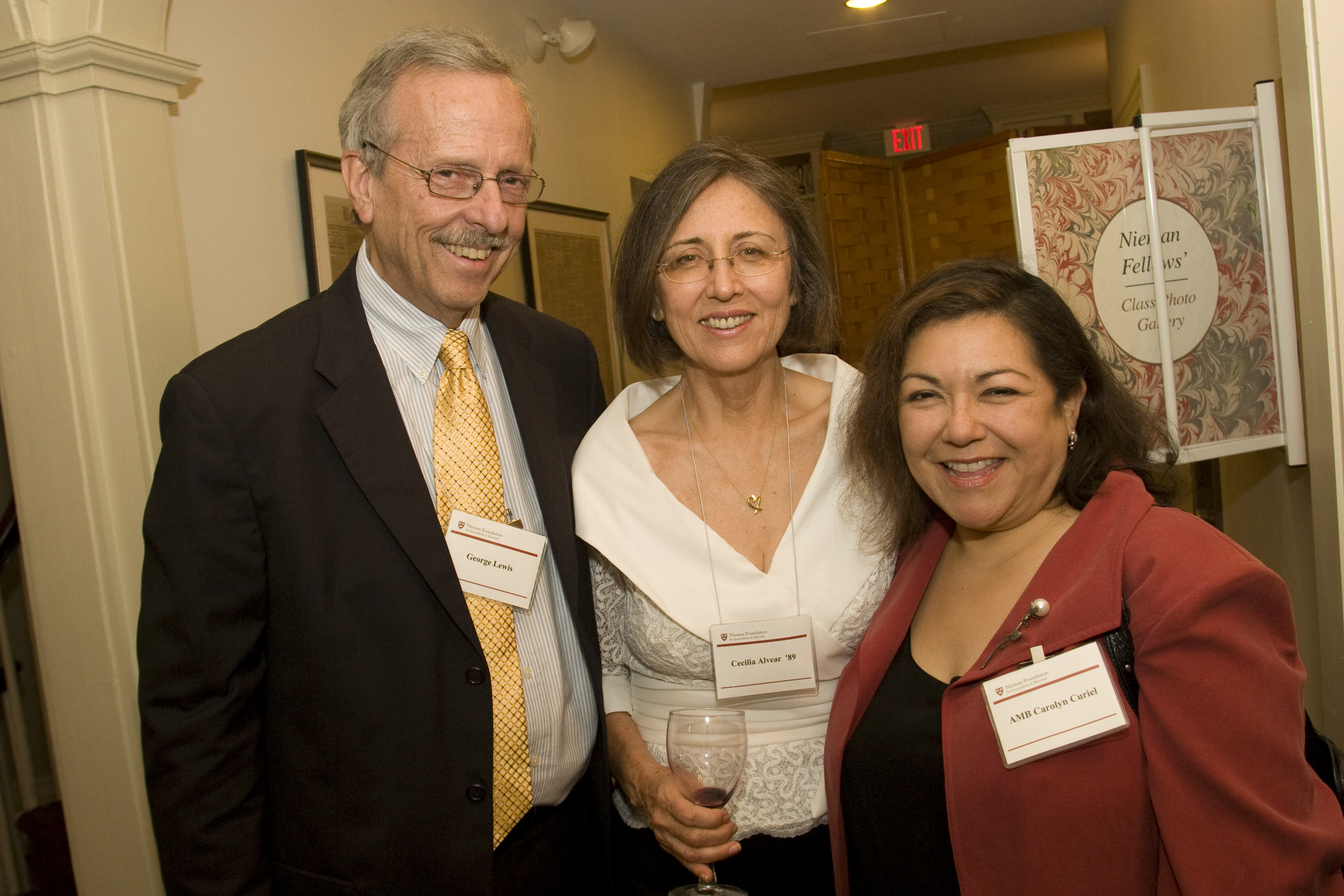 Cecilia Alvear with her partner George Lewis and former Nieman advisory board member Carolyn Curiel at Nieman's 70th Convocation in 2008