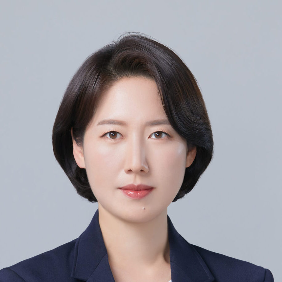 headshot of Jikyung Kim