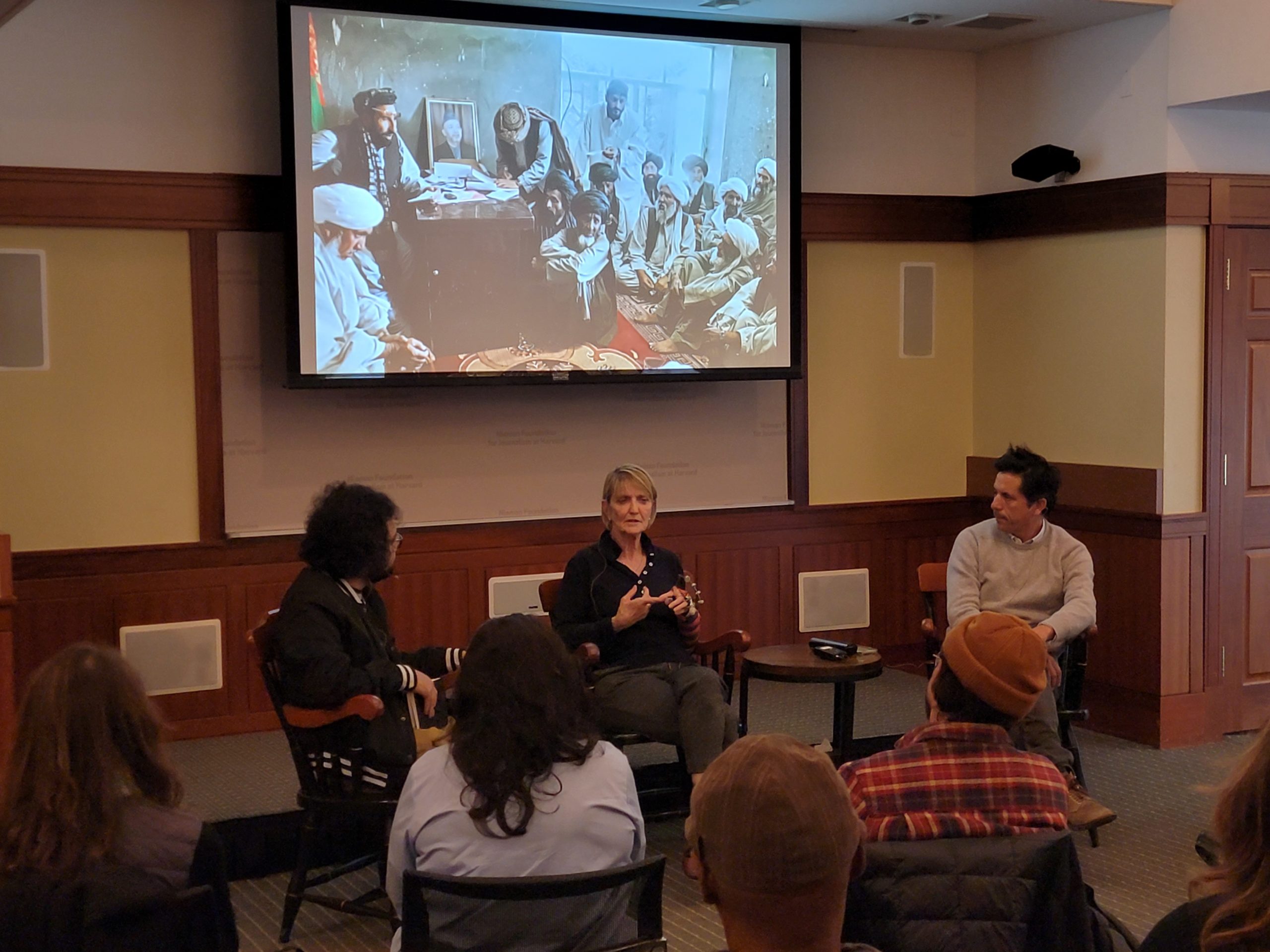 Journalist Kathy Gannon speaks with 2023 Nieman Fellows Fahim Abed and Moises Saman on Oct. 5, 2022 at the Nieman Foundation.